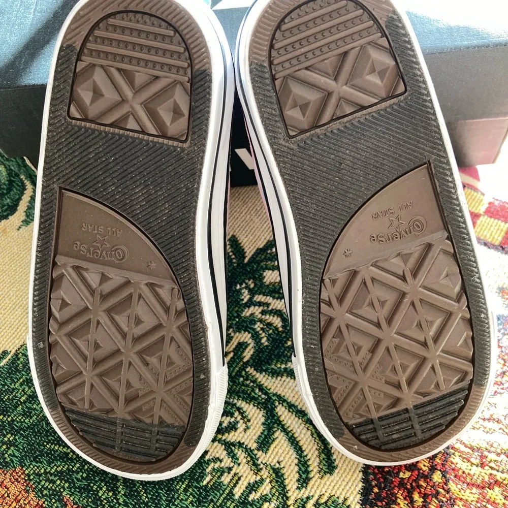 Converse - Picture 6 of 7
